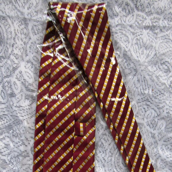 🆕BRIONI Gold/Red Geometric Striped Silk LUXURY Tie HANDMADE ITALY - Picture 10 of 10